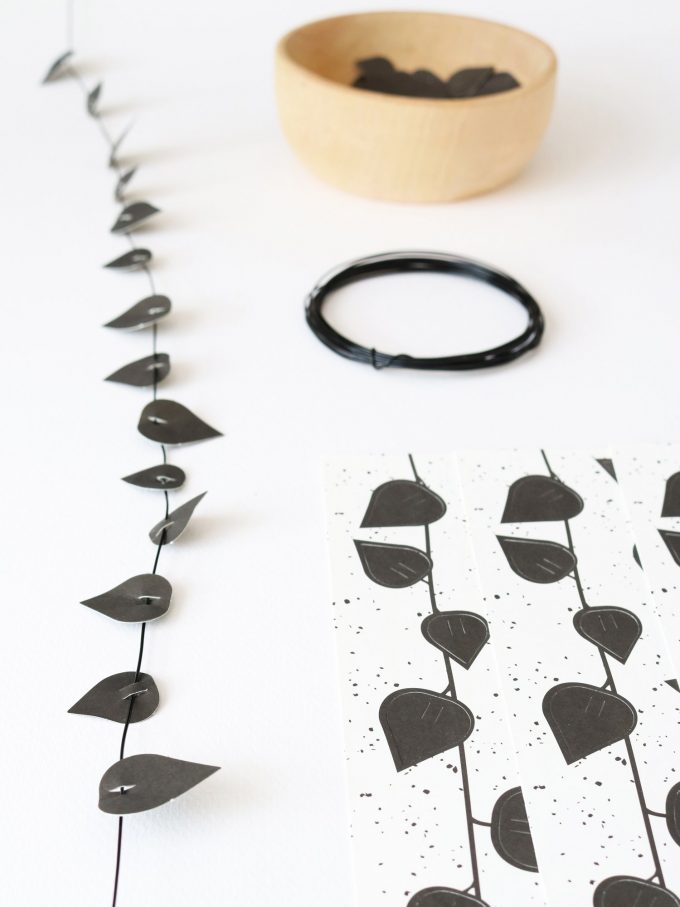 Jurianne Matter - twig leaves - Kranz/Girlande, schwarz – Bild 2